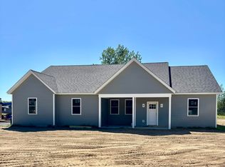 52 E Olive St, Grand Isle, VT 05458