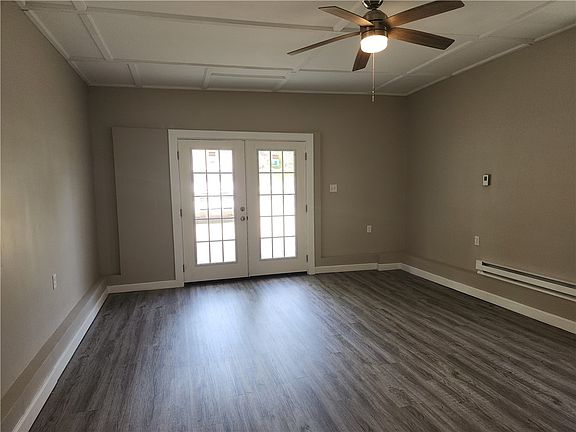 3rd image of 47 Oak Ridge Dr