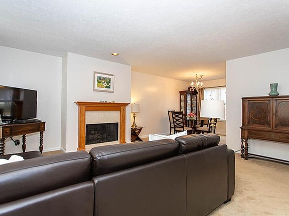 3rd image of 965 E Kensington Ln #15E