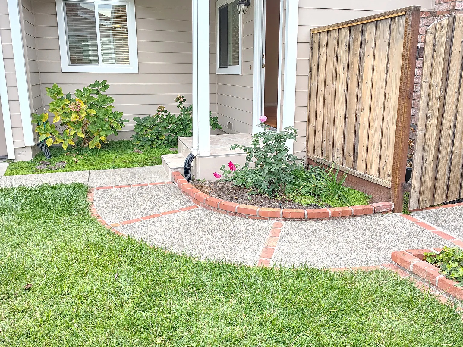 2 bed, 950 sqft, $3,350 — Photo 2