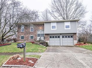 202 Crestview Ct, Fishers, IN 46038