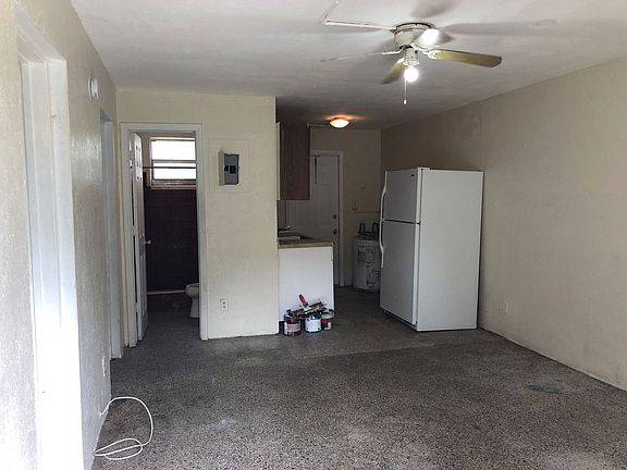 2nd image of 529 NW 8th Ave APT 4