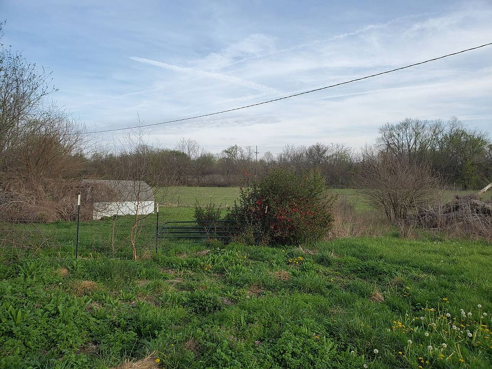 2nd image of 4898 SE Evans Rd