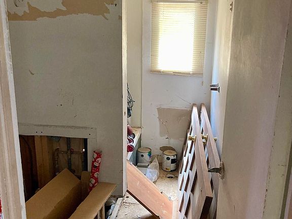 5th image of 1260 Cortez St