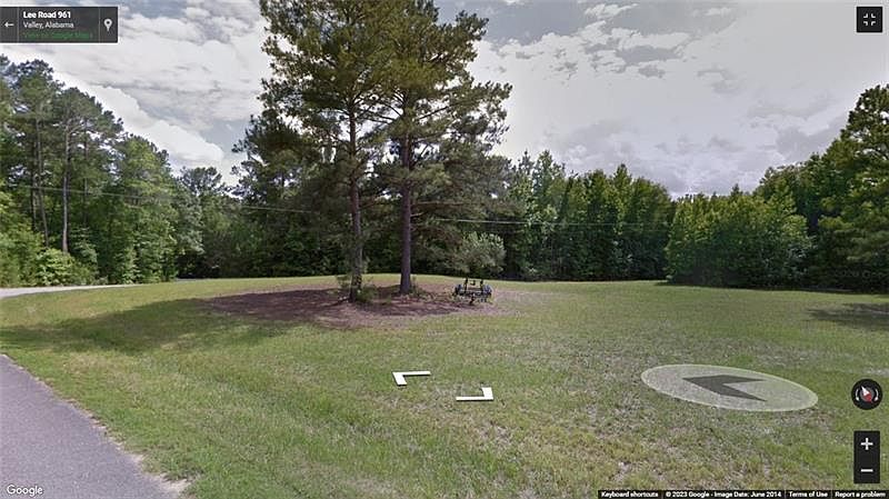 2nd image of 104 Lee Road 961