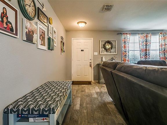 2nd image of 1401 Lauren Dr