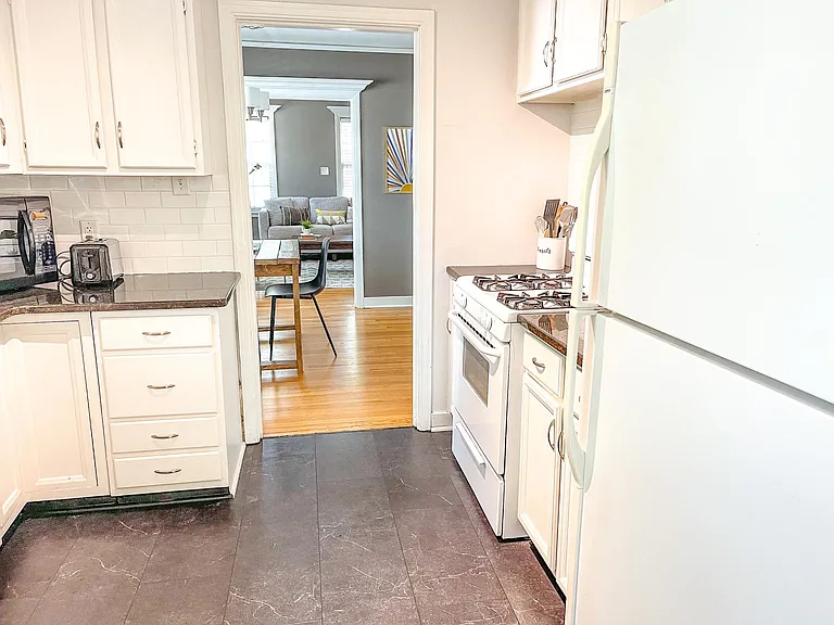 1616 N Grant St — Photo 15