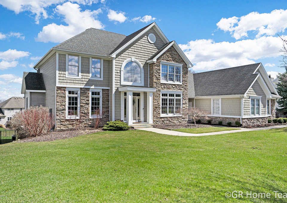 1st image of 2000 Deerfield Ct SE