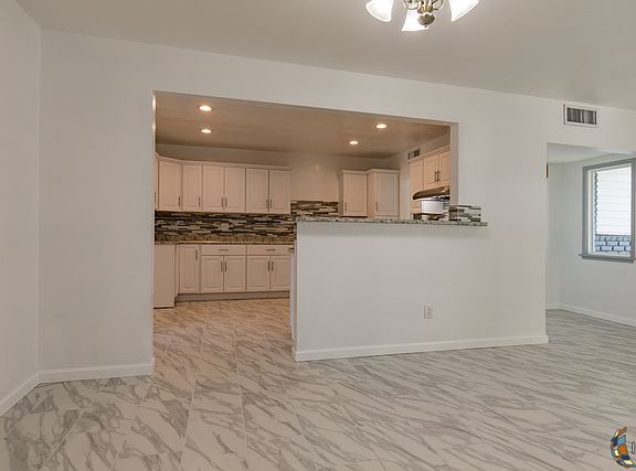 5th image of 776 Aurora Dr