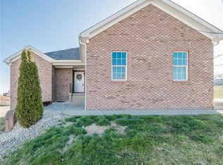 6301 Clarks View Dr, Charlestown, IN 47111