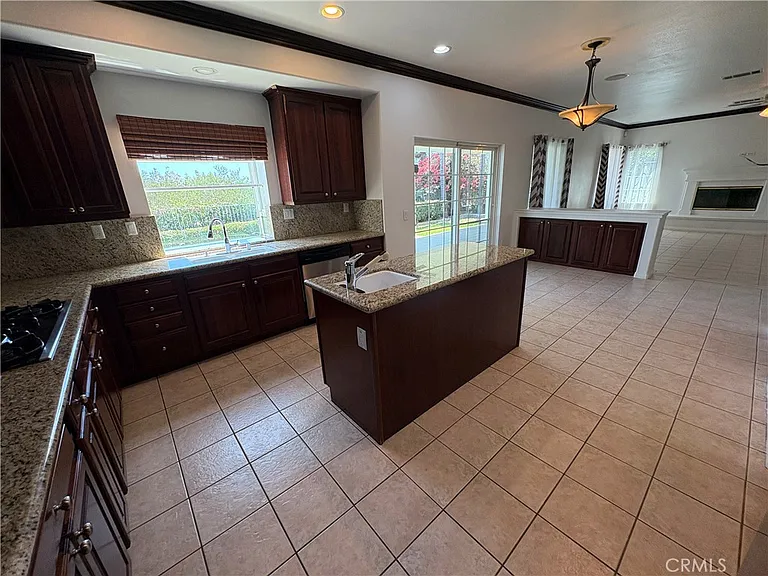 12549 Tejas Ct — Photo 10