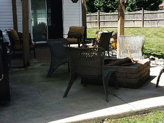 3rd image of 6811 Silver Grove Ct