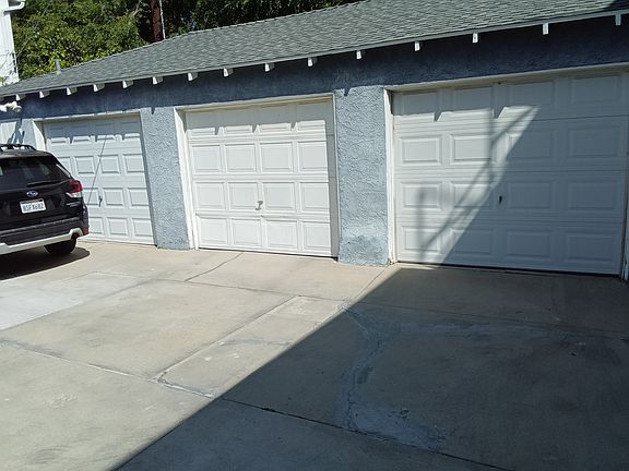 Single car garage on far right