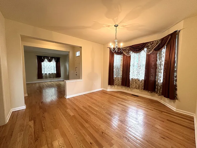 801 Juniper Ct — Photo 4