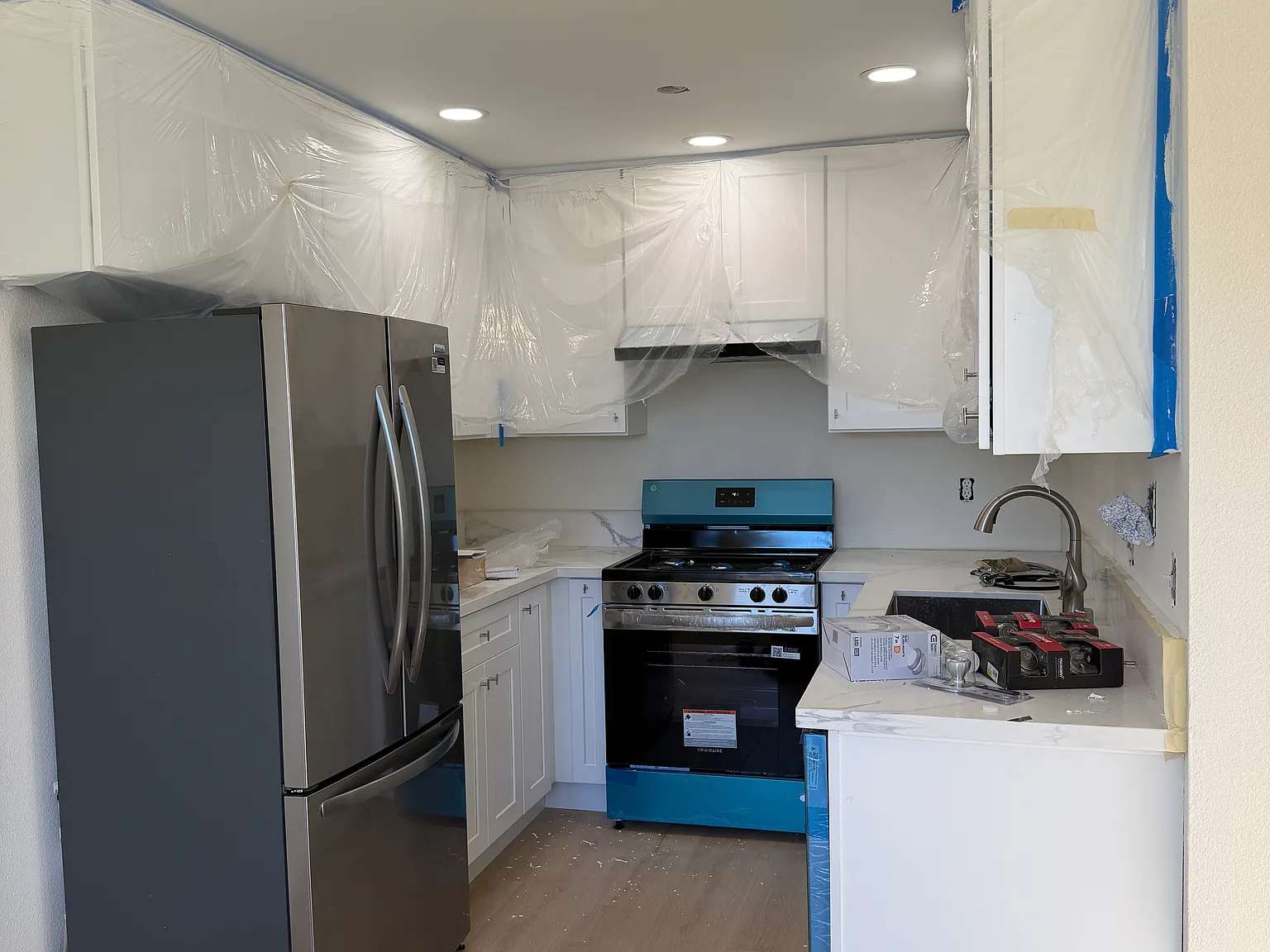 1170 Spazier Ave — Photo 2