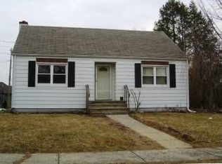 521 Windsor St, Whitehall, PA 18052