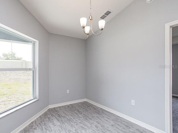 4th image of 113 Cloverbrook Trl