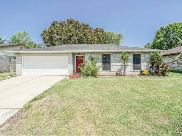 215 Maple Leaf Dr