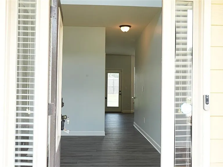 921 Prather Ct — Photo 3
