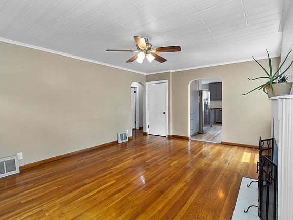 3rd image of 3028 Oaklawn St