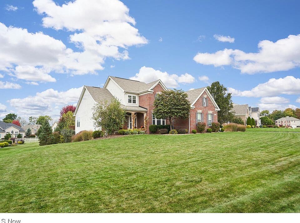1st image of 2883 Parnham Dr