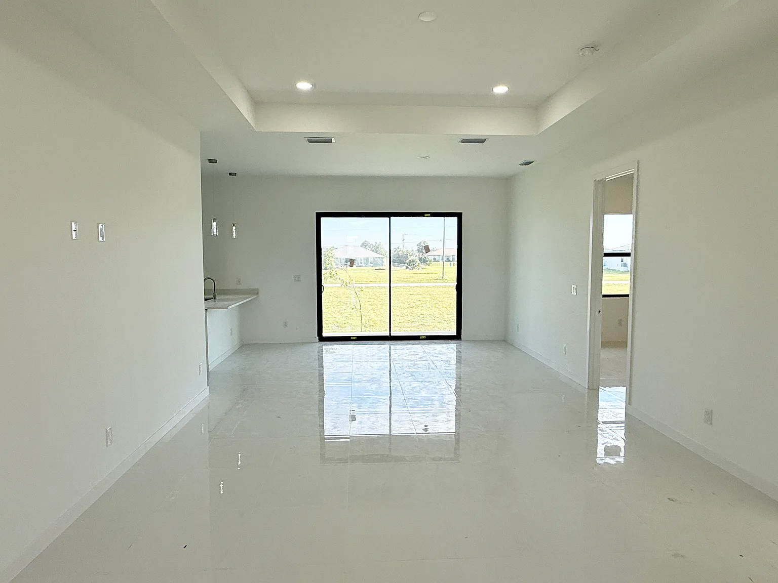 4 bed, 1715 sqft, $2,200 — Photo 3