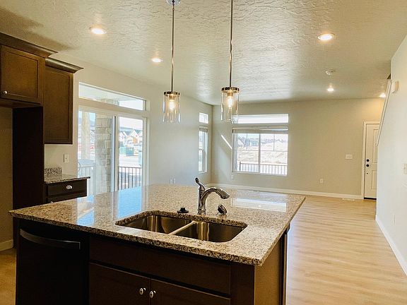 3rd image of 4260 W Dixon Way