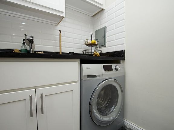 4th image of 3345 N Marshfield Ave APT 403