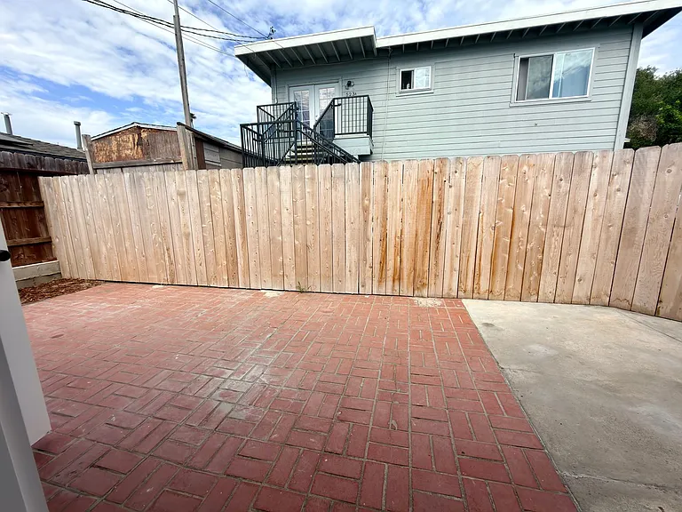 523 N Citrus Ave — Photo 26