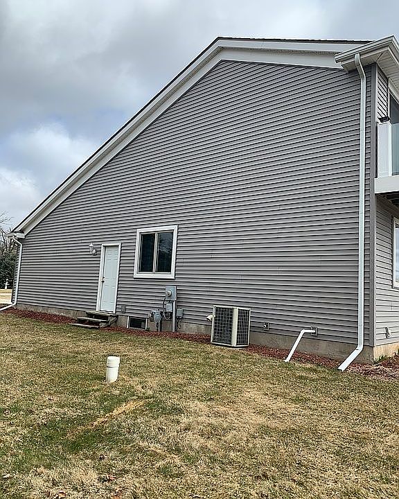2nd image of 5830 Lou Dr