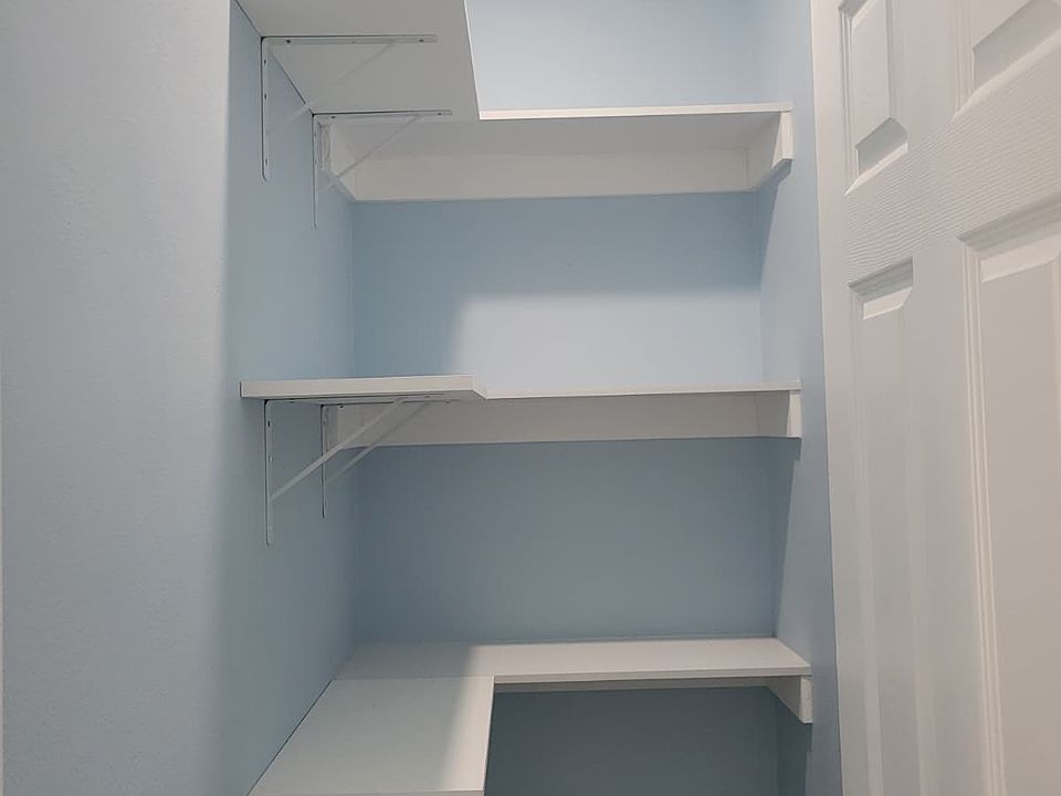 1st image of 120B Dewey Cir