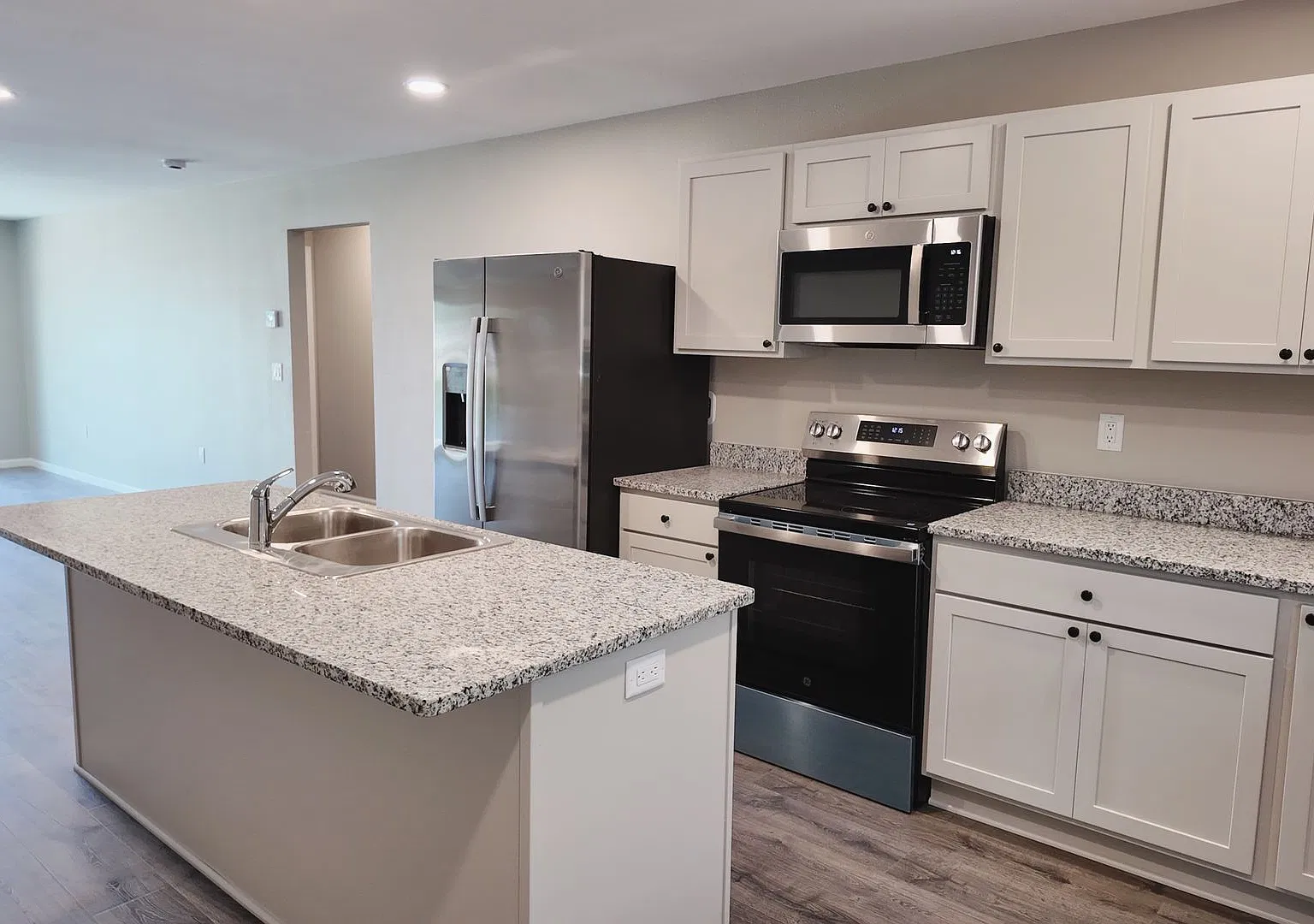 Parkview Apartments — Photo 4