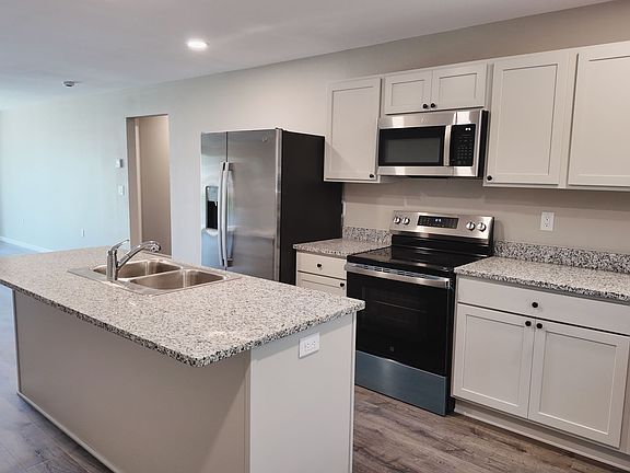 3rd image of 101 N Fairground Rd #304