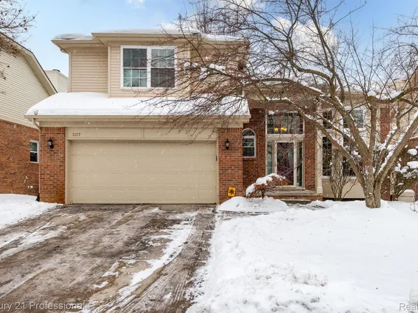 3137 Silverbrook Dr, Rochester, MI 48306