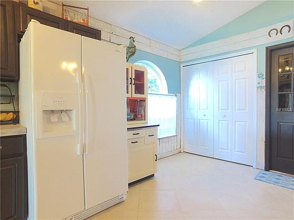 2nd image of 3943 Stonefield Dr
