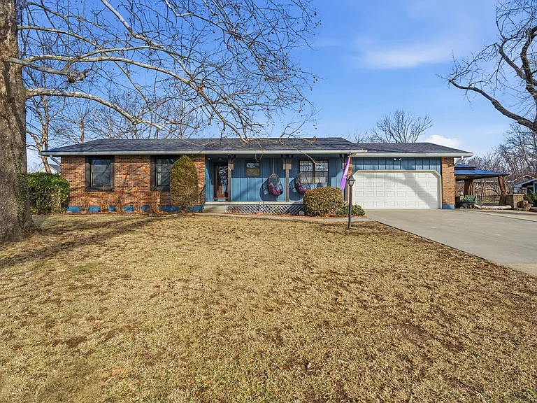 3116 Arbor Dr — Photo 2