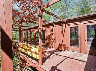 59 Shad Road W, Pound Ridge, NY 10576