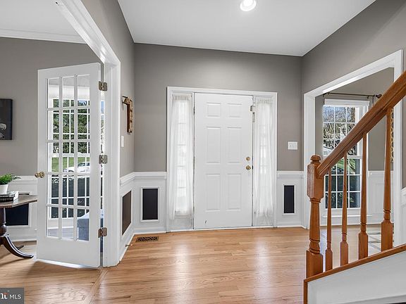 5th image of 15572 Atterbury Ct