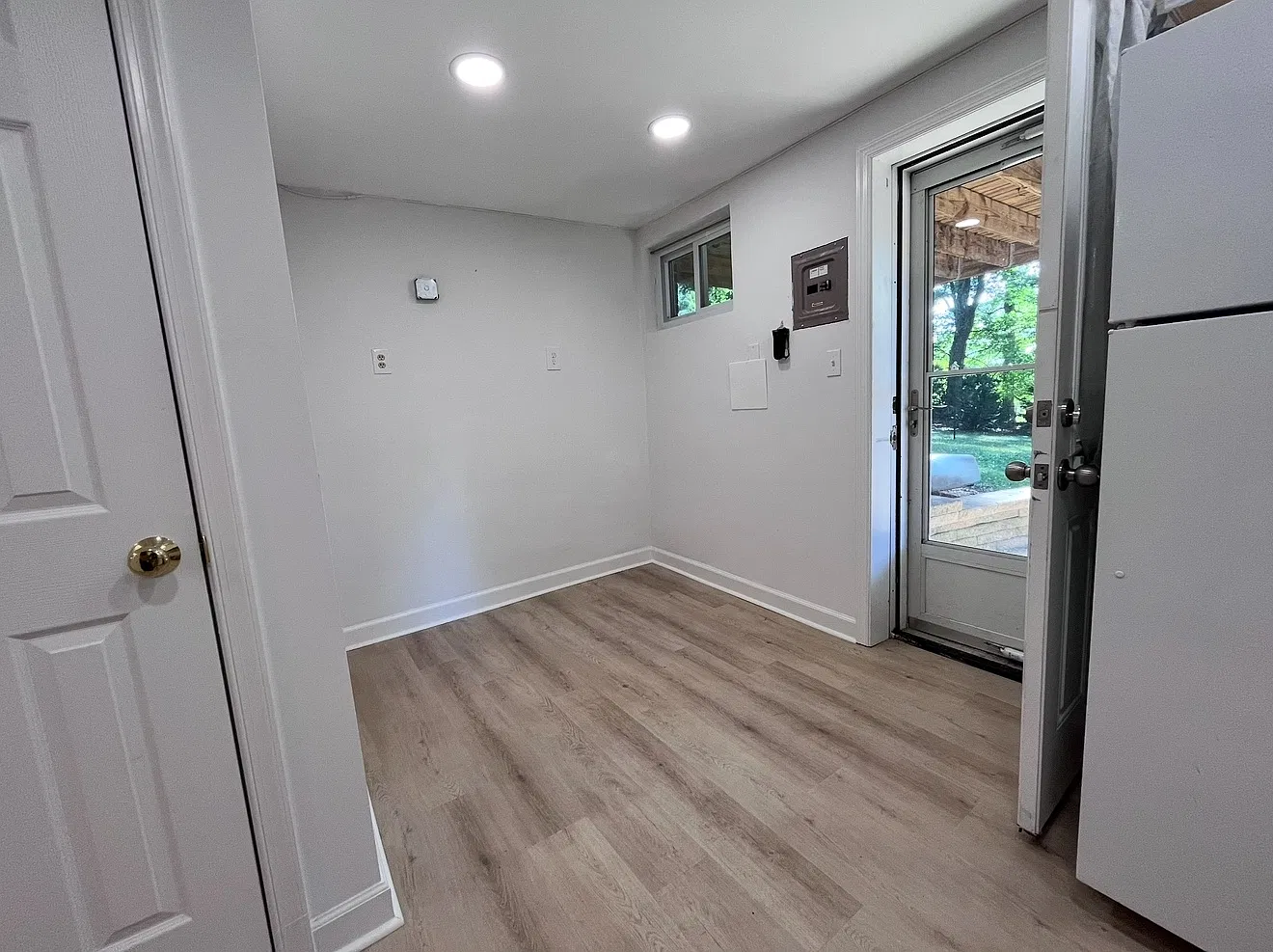 7812 Adelphi Ct — Photo 2