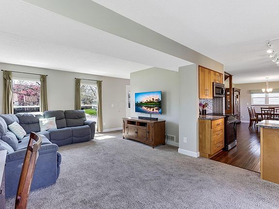 5th image of 5876 Waterview Dr