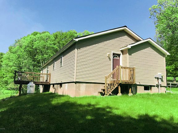 2nd image of 109 Winding Brook Dr