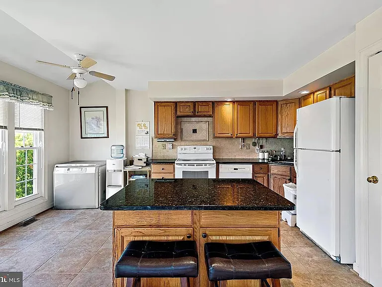 5556 Rivendell Pl — Photo 6