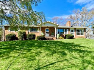 27 Morgan Branch Rd, Leicester, NC 28748