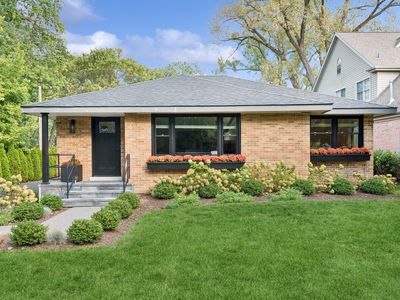 227 Woodstock Ave, Clarendon Hills, IL, 60514