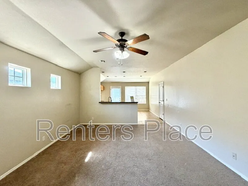 3 bed, 2.0 bath, 1259 sqft, $1,650 — Photo 2