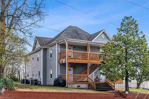 611 W Green Dr #D Photo 1