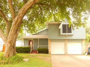 1113 N Nottingham Dr, League City, TX 77573