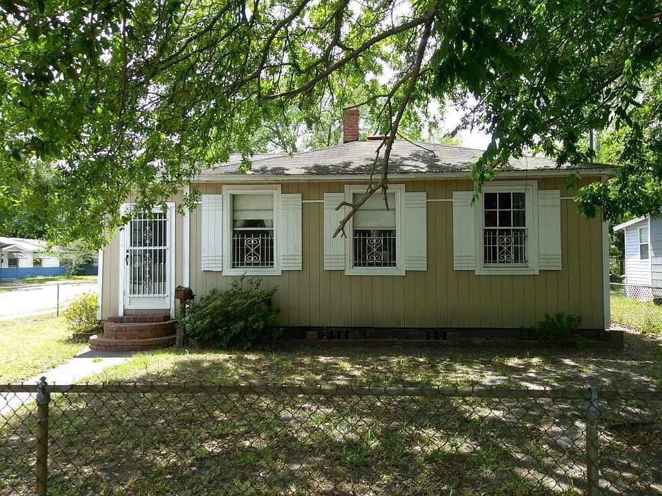 1st image of 1302 W 32nd St