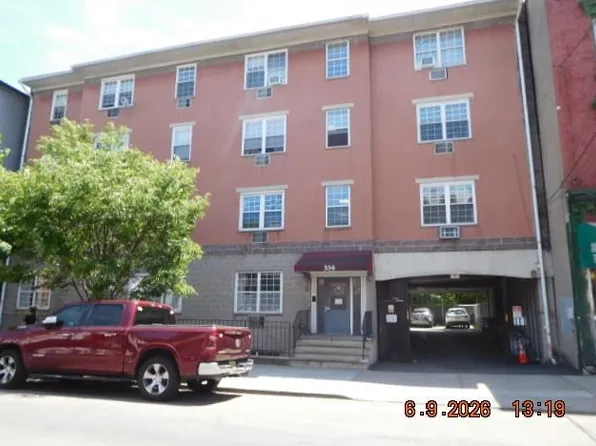356 Palisade Ave APT 2E, Jersey City, NJ 07307