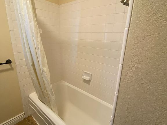 5th image of 148 Agard St #148